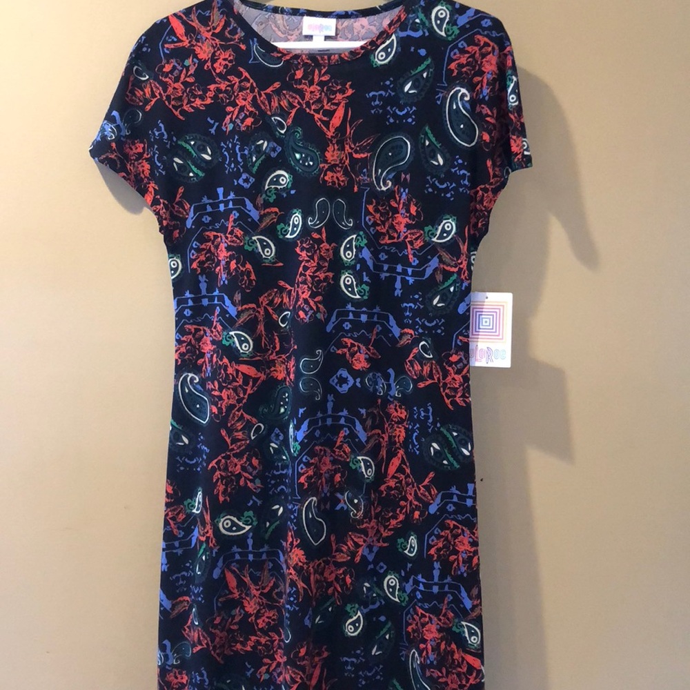 Lularoe NWT Maria Black background